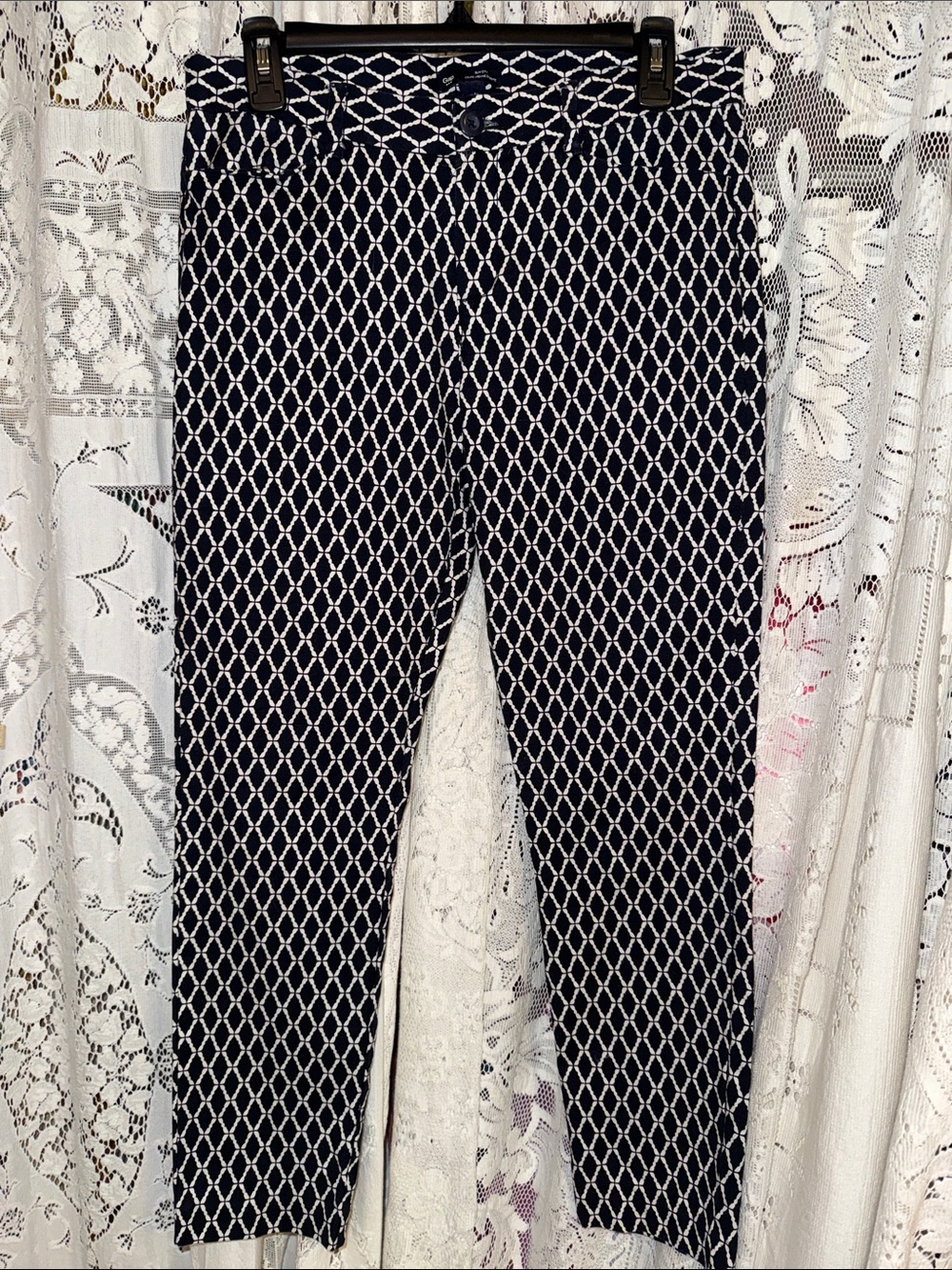GAP Navy Blue & White Cropped Patterned Ankle Pants